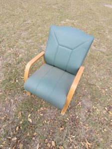 AABA CANTILEVER GUEST CHAIR